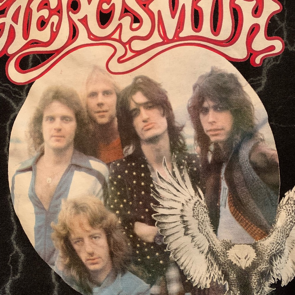 Black Aerosmith peak cut chest T-shirt Small